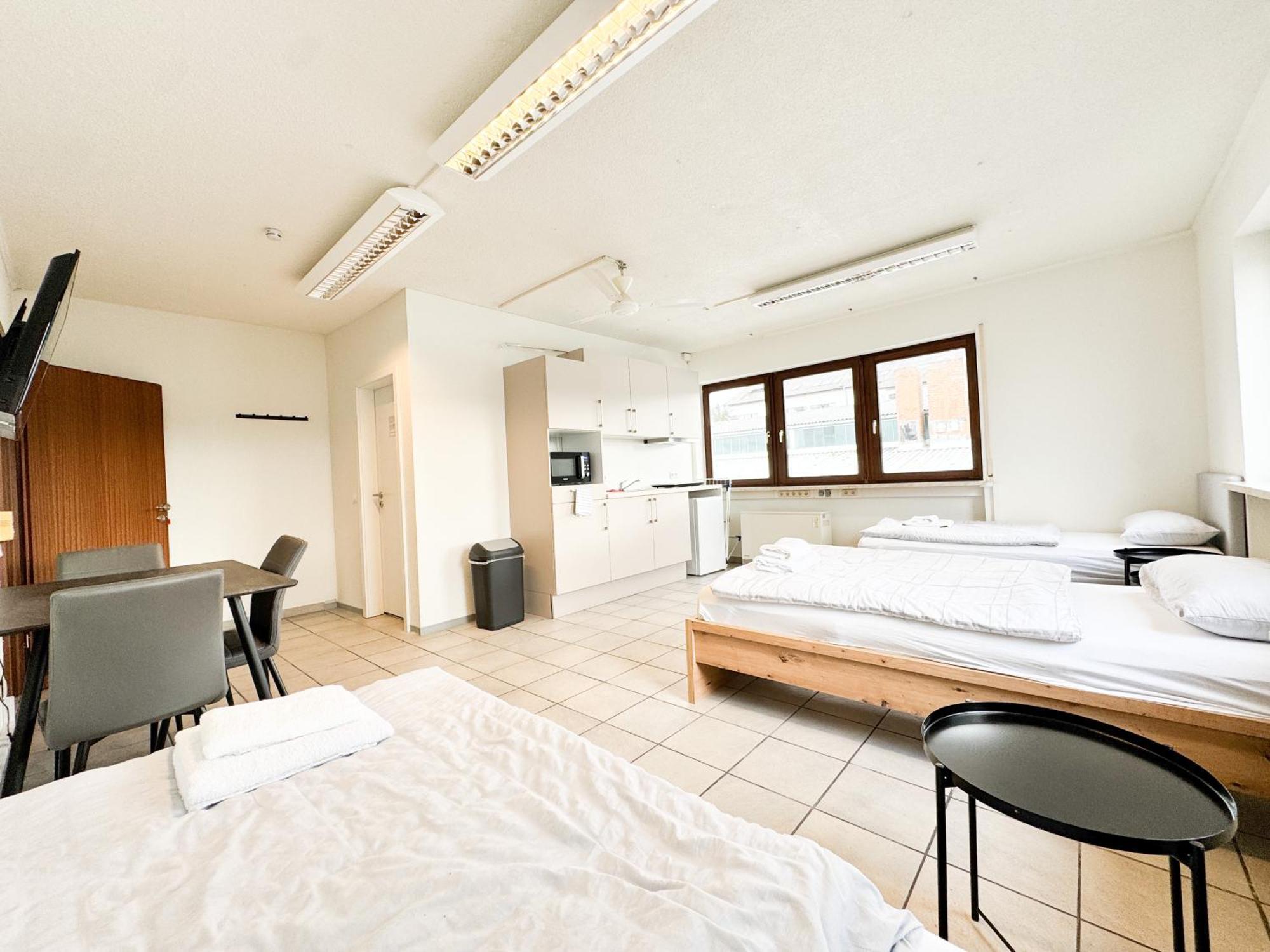 Modern Living Studios Karlsbad Exterior photo